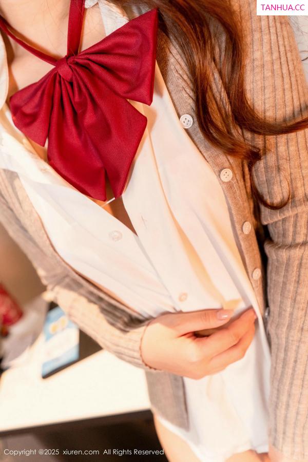   [XiuRen]高清写真图 2025.03.06 No.9974 沐娜娜 黑丝美腿第41张图片
